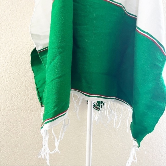 Mexico Poncho Serape Tri color - Picture 6 of 7